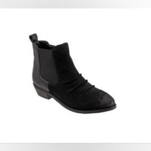 SoftWalk Rockfod Chelsea Boot Black suede 8.5